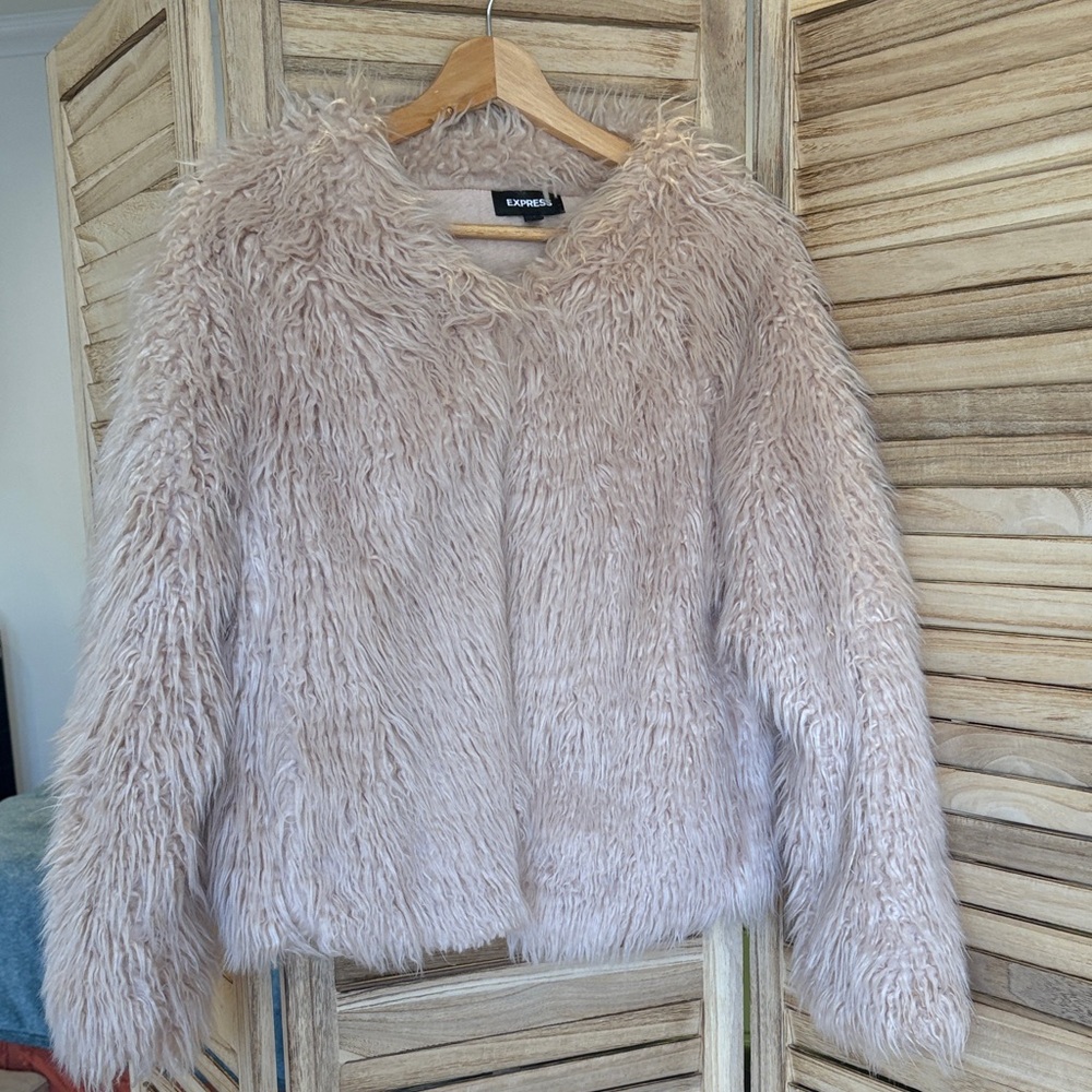 Express Faux Fur Jacket in Blush Pink